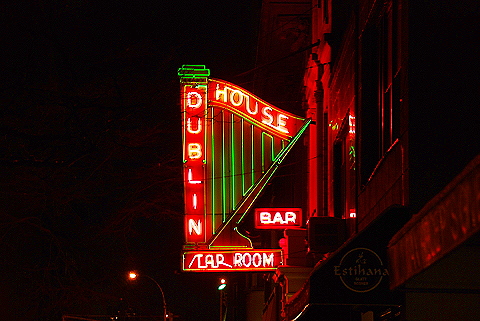 NY-Dublin_House_Tap_Room_on_West_79th-01.JPG