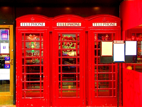 NY-East_Village-18-The_Telephone_Bar.JPG
