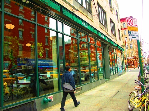 NY-East_Village-21-Veselka.JPG