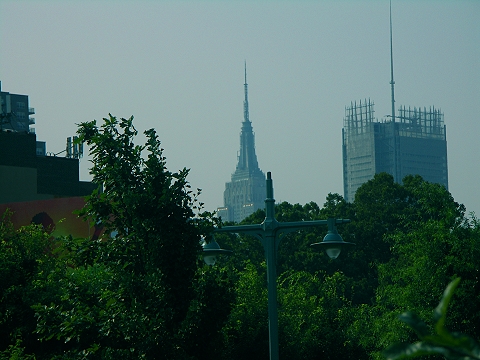 NY-Empire_State_Building-Hudson_River_Park-1.JPG