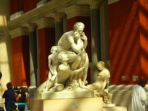 NY-European_Sculpture_Court- Metropolitan_Museum_of_Art-02.JPG