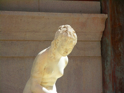NY-European_Sculpture_Court- Metropolitan_Museum_of_Art-12.JPG