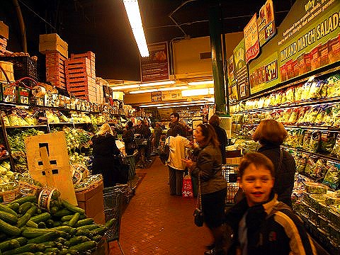 NY-Fairway_at_Thanksgiving_74th_and_Broadway-01.JPG