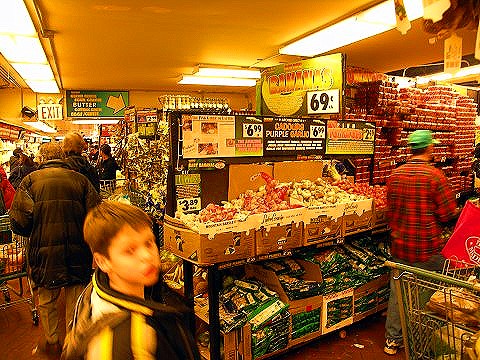 NY-Fairway_at_Thanksgiving_74th_and_Broadway-02.JPG