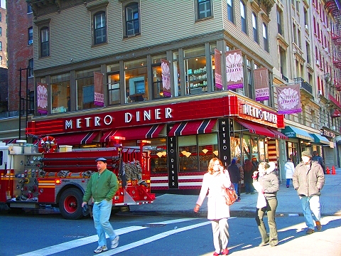 NY-FDNY_at_Metro_Diner-Upper_Westside-Broadway02.JPG