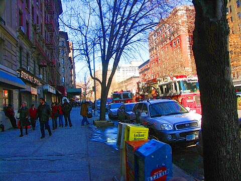 NY-FDNY_at_Metro_Diner-Upper_Westside-Broadway04.JPG