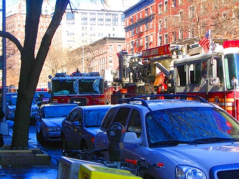 NY-FDNY_at_Metro_Diner-Upper_Westside-Broadway06.JPG