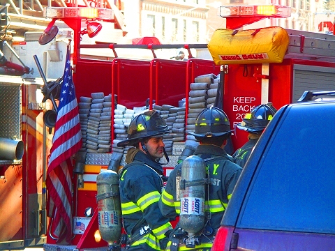 NY-FDNY_at_Metro_Diner-Upper_Westside-Broadway12.JPG