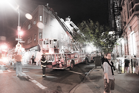 NY-FDNY-Greenwich_Village-Fire_on_Charles_Street-03.jpg