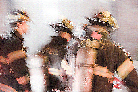 NY-FDNY-Greenwich_Village-Fire_on_Charles_Street-16.jpg