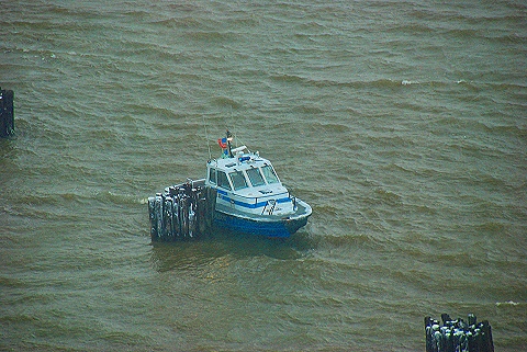 NY-FDNY_Rescue_on_the_Hudson_River-14.JPG