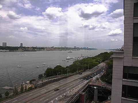 NY-Fleet_Week_2008-Parade_on_the_Hudson-01.JPG