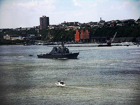NY-Fleet_Week_2008-Parade_on_the_Hudson-07.JPG