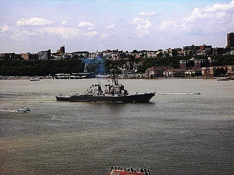 NY-Fleet_Week_2008-Parade_on_the_Hudson-08.JPG