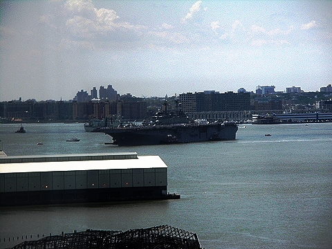 NY-Fleet_Week_2008-Parade_on_the_Hudson-11.JPG