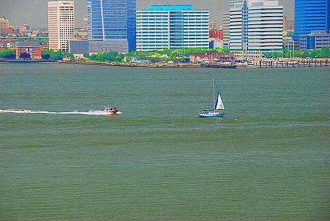 NY-Fleet_Week_2009-02-Police_Boat_Chases_Down_Sailboat.JPG
