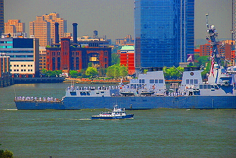 NY-Fleet_Week_2009-13-Navy_Ship-All_Men-On_Deck.JPG