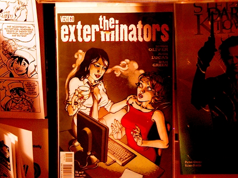 NY-Forbidden_Planet_Summer_2007_Window_Displays-09.JPG