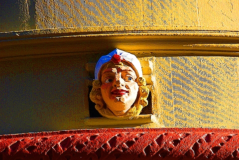 NY-Gargoyles_and_Busts-West_End_Avenue-02.JPG