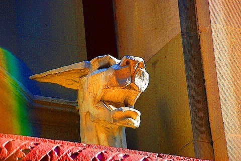 NY-Gargoyles_and_Busts-West_End_Avenue-03.JPG