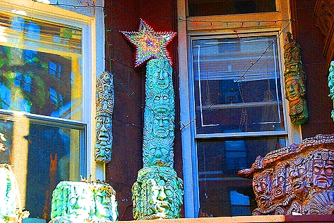 NY-Gargoyles_and_Busts-West_End_Avenue-12.JPG
