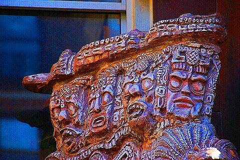 NY-Gargoyles_and_Busts-West_End_Avenue-13.JPG