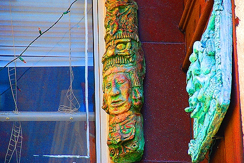 NY-Gargoyles_and_Busts-West_End_Avenue-14.JPG