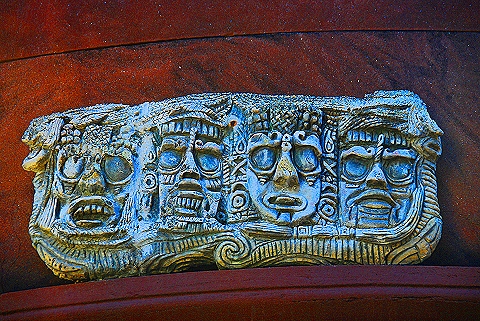 NY-Gargoyles_and_Busts-West_End_Avenue-16.JPG