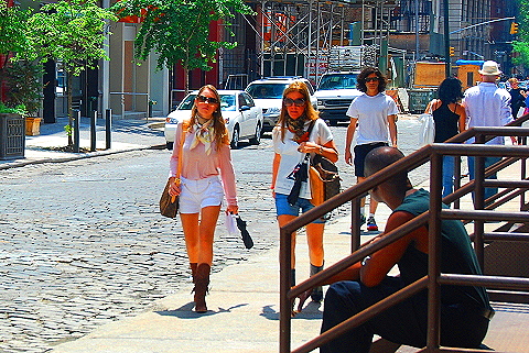 NY-Girl_Watching_in_Soho-09.JPG