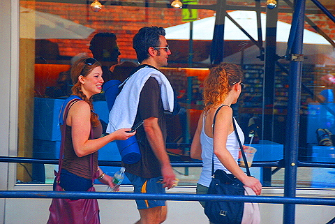 NY-Girl_Watching_in_Soho-20.JPG