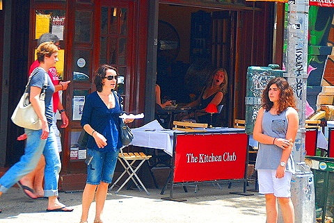 NY-Girl_Watching_in_Soho-24.JPG