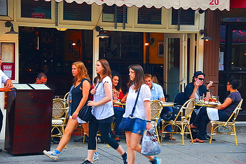 NY-Girl_Watching_in_Soho-27.JPG