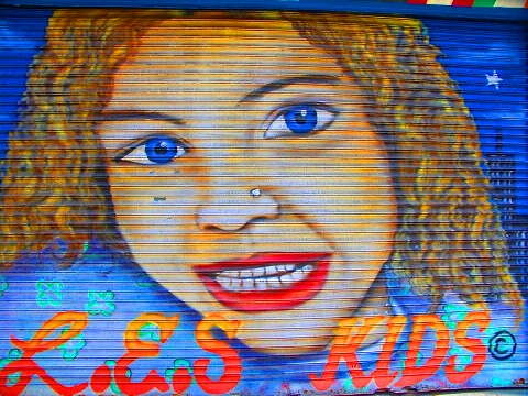 NY-Graffiti_on_Avenue_C-Alphabet_City-LES-21.JPG