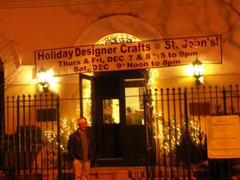 NY-Greenwich_Village-Christmas_Windows-13.JPG