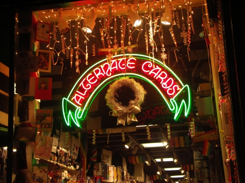 NY-Greenwich_Village-Christmas_Windows-14.JPG