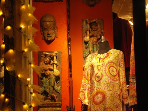 NY-Greenwich_Village-Christmas_Windows-24.JPG