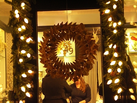 NY-Greenwich_Village-Christmas_Windows-30.JPG