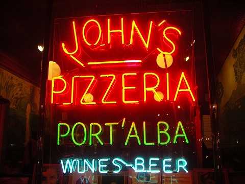 NY-Greenwich_Village-Christmas_Windows-55.JPG