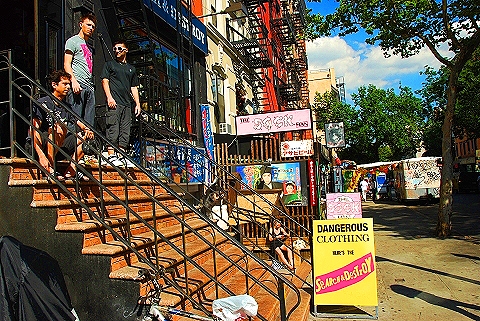 NY-Greenwich_Village-Friday_in_Summer-18-Cooper_Union-St_Marks_Place.JPG