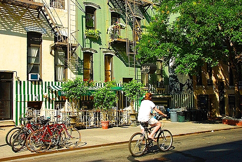 NY-Greenwich_Village-Friday_in_Summer-32-Cooper_Union-St_Marks_Place.JPG