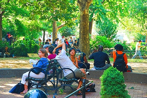NY-Greenwich_Village-Friday_in_Summer-52-People-Washington_Square.JPG