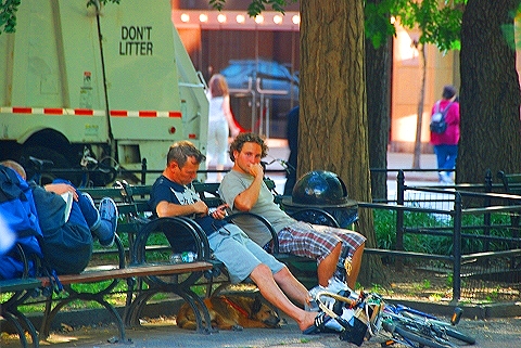 NY-Greenwich_Village-Friday_in_Summer-53-People-Washington_Square.JPG