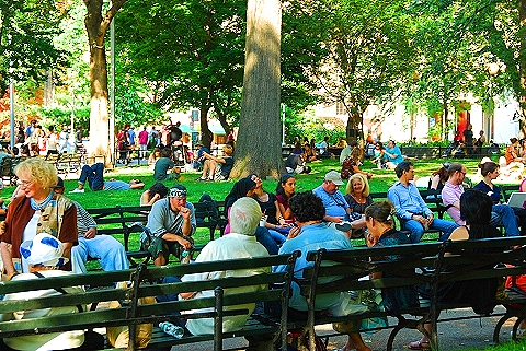 NY-Greenwich_Village-Friday_in_Summer-63-People-Washington_Square.JPG