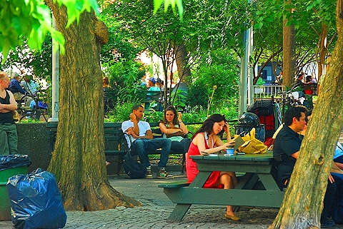 NY-Greenwich_Village-Friday_in_Summer-73-People-Washington_Square.JPG