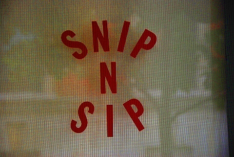 NY-Greenwich_Village_Summer-02-Windows-Snip_And_Sip.JPG