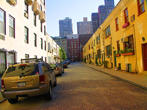NY-Greenwich_Village-Washington_Mews-5th_Avenue-05.jpg