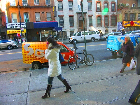 NY-Guru_Energy_Drink_Tricycle_on_West_14th_Street-06.JPG