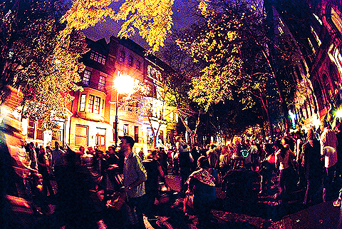 NY-Halloween-West_69th_Street_Block_Association_Party-2009-21.jpg