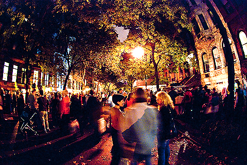 NY-Halloween-West_69th_Street_Block_Association_Party-2009-28.jpg