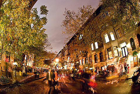 NY-Halloween-West_69th_Street_Block_Association_Party-2009-38.jpg